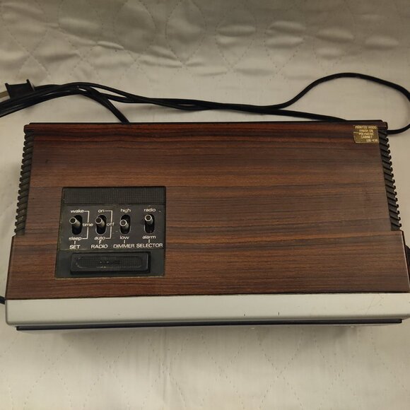 Juliette Solid State Vintage Clock Radio El 2002 Collectible - Picture 2 of 5